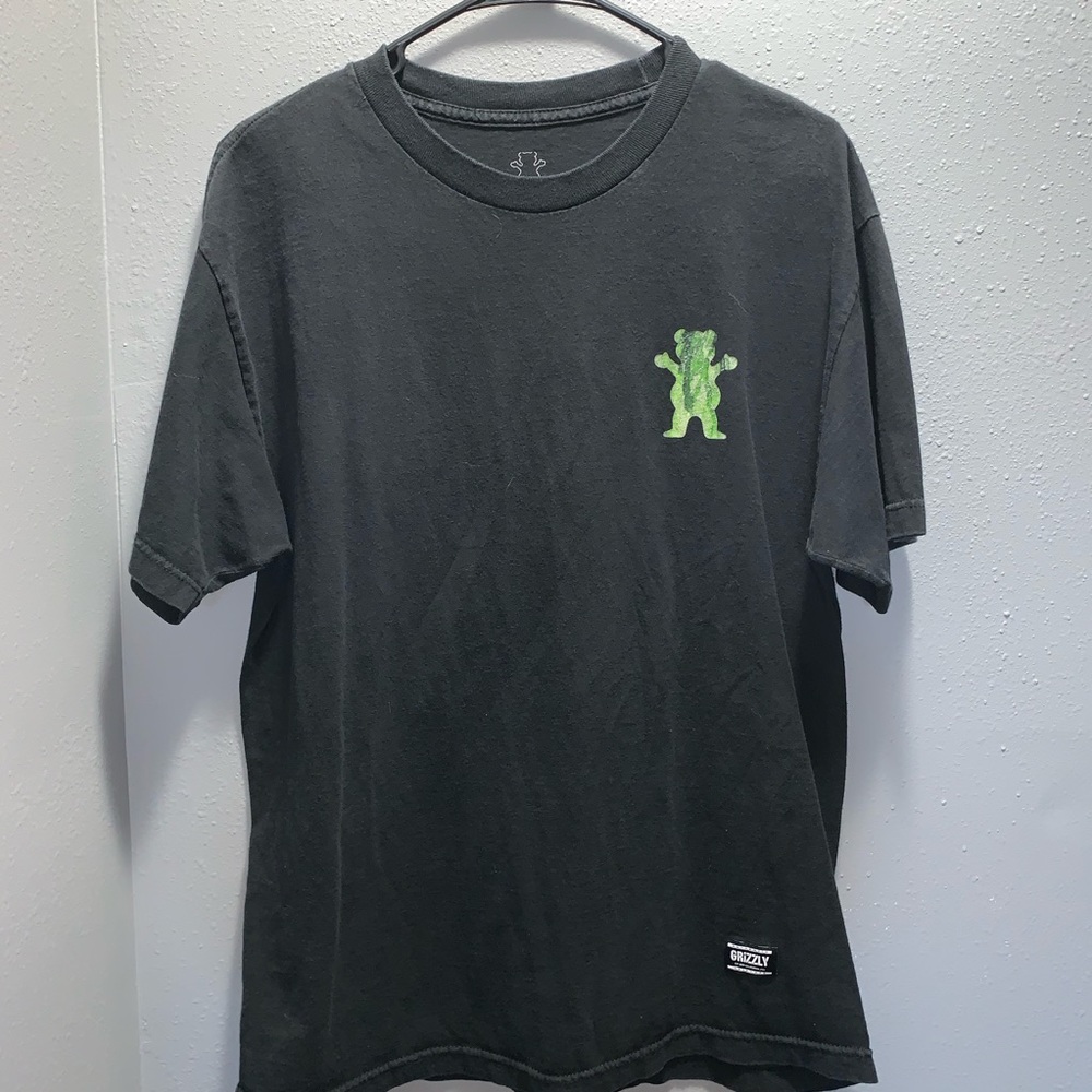 Men’s large tee